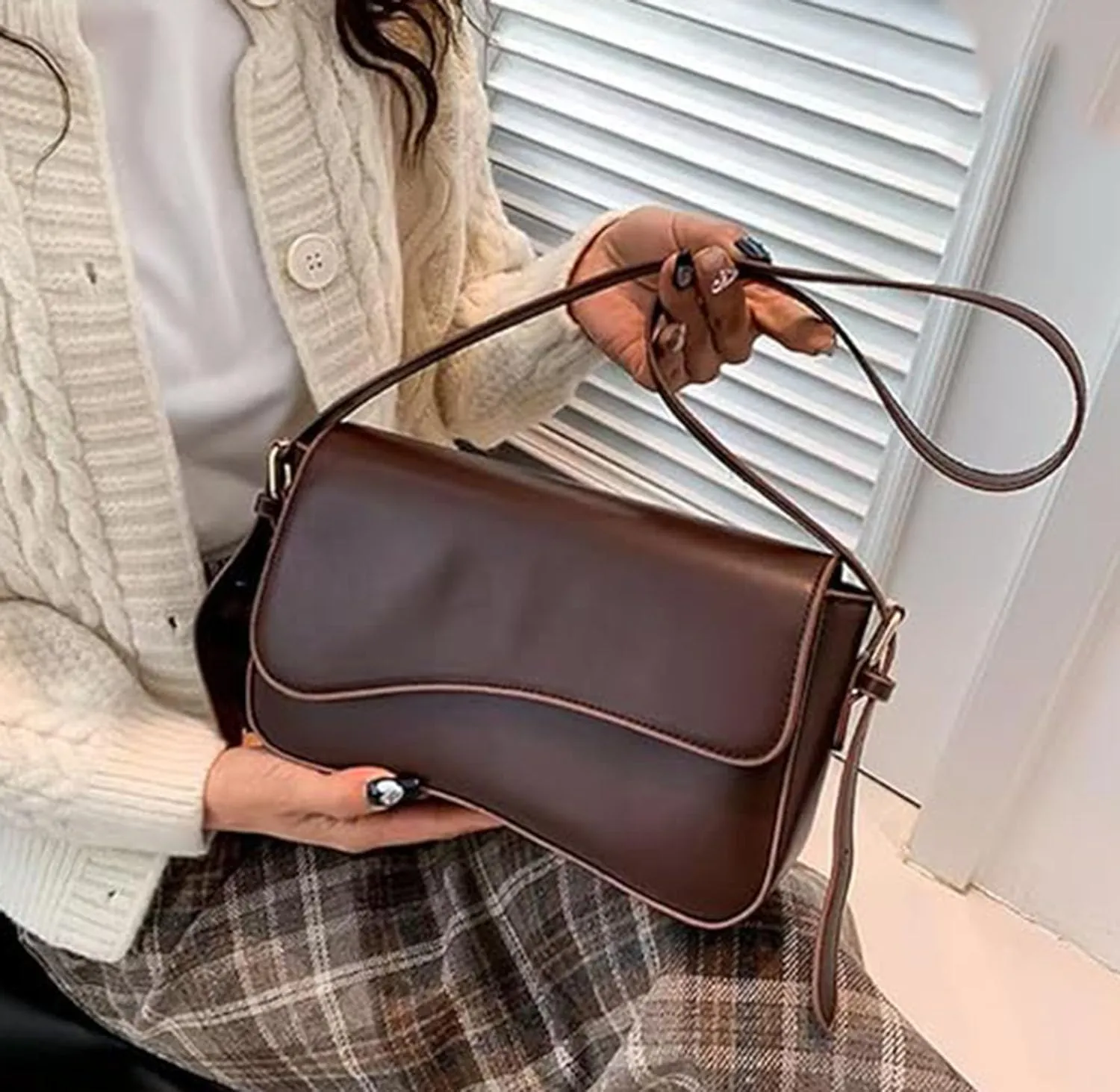 Retro Vegan Leather HandbagsWomen Saddle Shoulder BagRetro Hobo Handbags Zipper Clutch with 2 Removable Strap