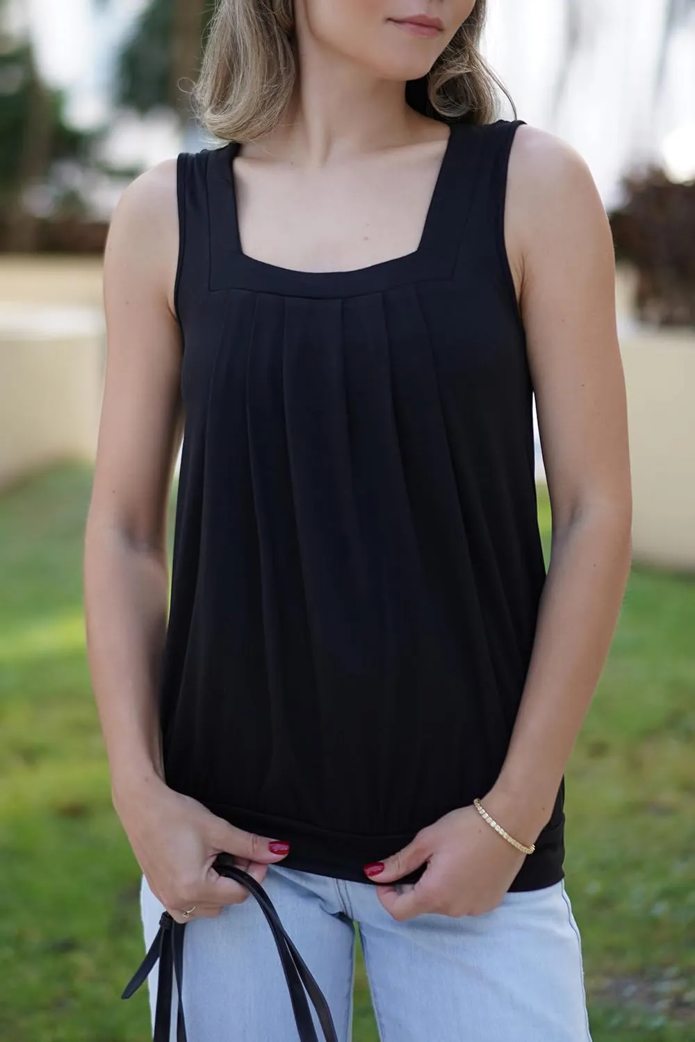 Zeagoo Womens Tank Tops Square Neck Loose Fit Basic Casual Going Out Tops Trendy Summer Sleeveless Shirts